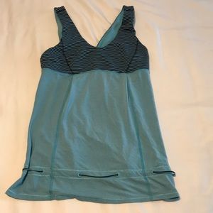 Lululemon blue striped workout top fits 4,6